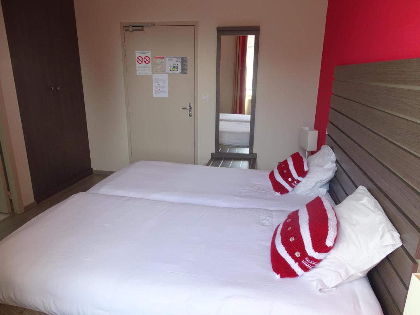 Hotel De La Poste Tardets-Sorholus エクステリア 写真